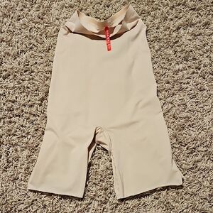 SPANX - High Waisted Mid-Thigh Short
